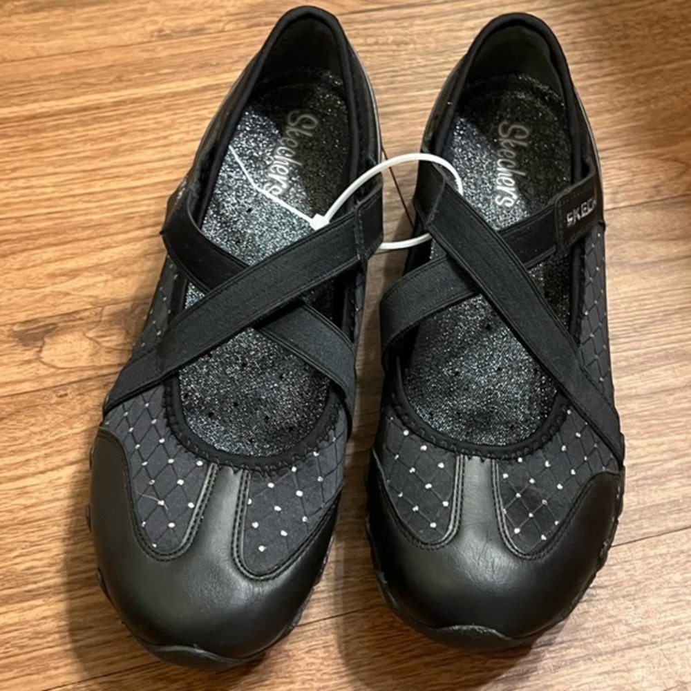 Sketchers Mary Jane Black w/ silver is embellishments. NWOT, 8 - Picture 3 of 5
